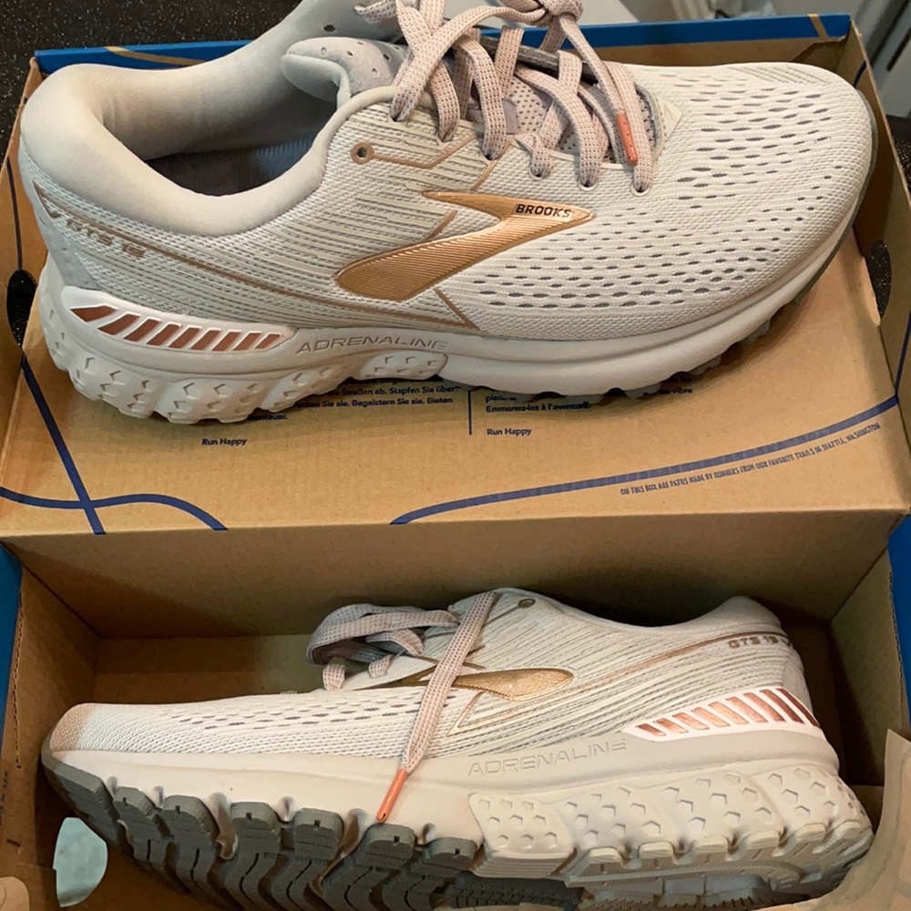Brooks Adrenaline GTS 19